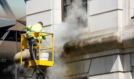 Cordiste pour nettoyage de façade à accès difficile à Aulnay-sous-Bois